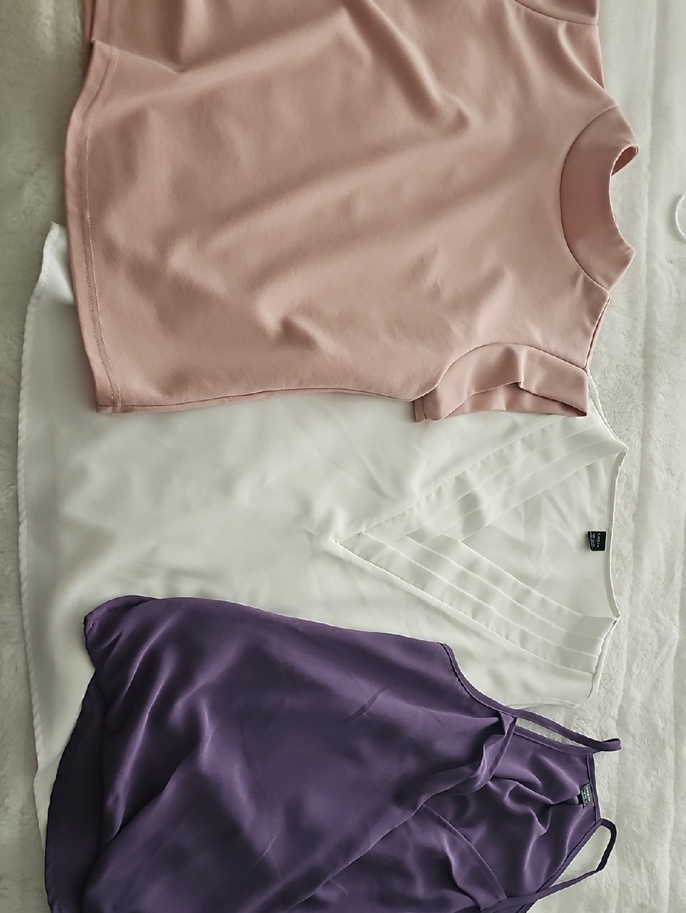 Bundle of 3 women's tops in great pre-owned condition ✨